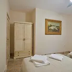 Basilio Tatil Evi Constantina